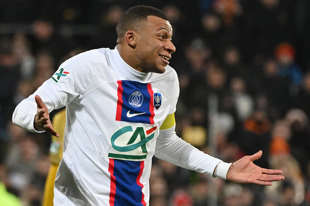 Tambahan lima gol membawa Mbappe menyamai rekor 29 gol terbanyak sepanjang masa dalam Piala Prancis yang selama ini dipegang legenda Jean-Pierre Papin. 