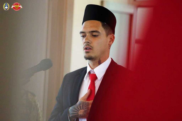 Pemain sepak bola keturunan Belanda, Shayne Pattynama resmi menjadi warga negara Indonesia usai melaksanakan sumpah janji setia WNI di Kantor Wilayah Kementerian Hukum dan Ham (Kanwil Kemenkumham) DKI Jakarta, Selasa, 24 Januari 2023.