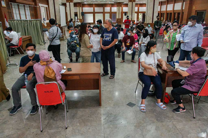 Pemerintah Kota Jakarta Barat (Pemkot Jakbar) membuka gerai vaksinasi dosis empat atau booster kedua yang berlangsung mulai Selasa, 24 Januari hingga Jumat, 27 Januari 2023, bertempat di kantor wali kota. 