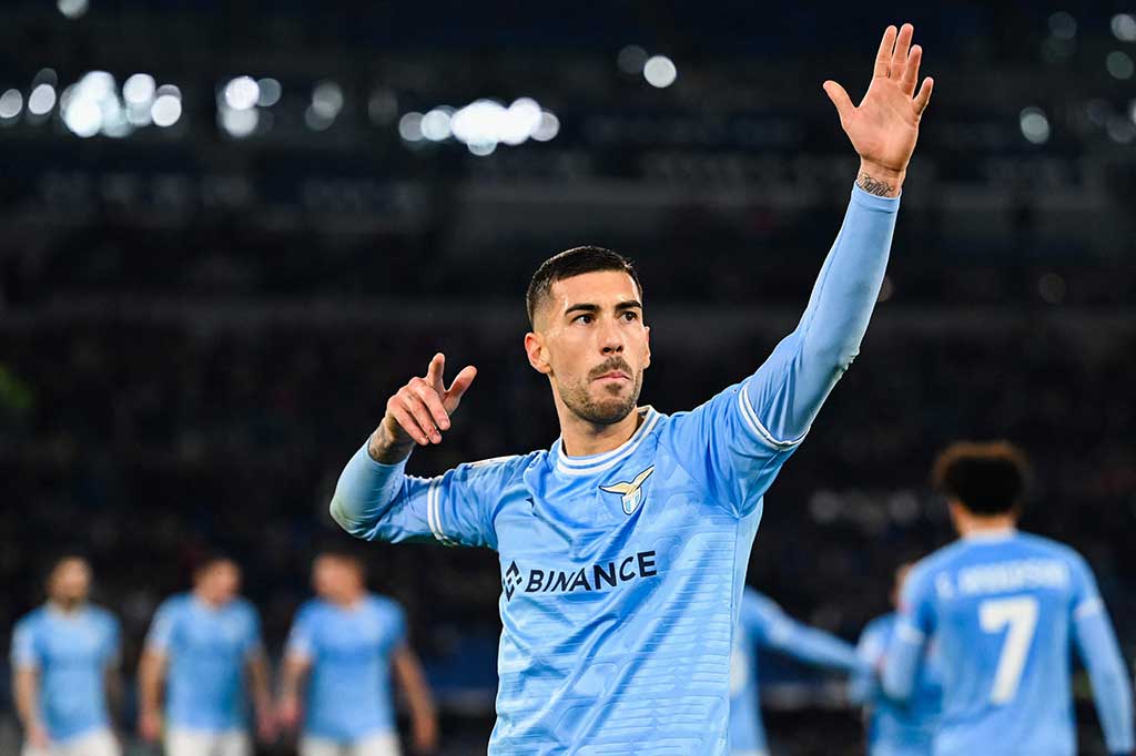 Lazio tampil perkasa usai melibas tamunya AC Milan dengan skor 4-0 dalam lanjutan Serie A pekan ke-19 di Olimpico Stadium, Roma pada Rabu, 25 Januari 2023 dini hari WIB.