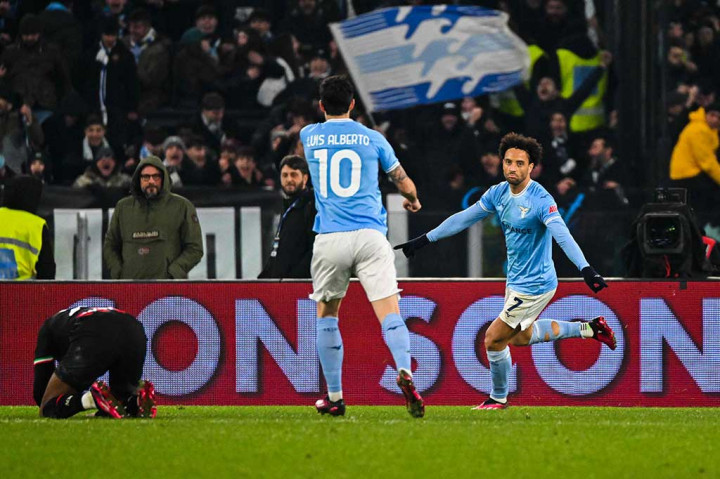 Milan semakin terpuruk setelah kebobolan gol keempat pada menit ke-75. Zaccagni dari sisi kiri mengirim umpan silang ke Luis Alberto, yang kemudian memberikan umpan terobosan ke tiga pemain Milan. Bola dituntaskan Felipe Anderson dengan tendangan ke sudut kanan gawang yang gagal dihentikan Tatarusanu. Skor 4-0 bertahan hingga laga usai.