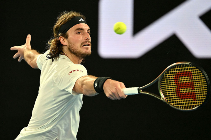 Stefanos Tsitsipas mendekati gelar Grand Slam pertamanya setelah mencapai semifinal Australian Open, Selasa, 24 Januari 2023.