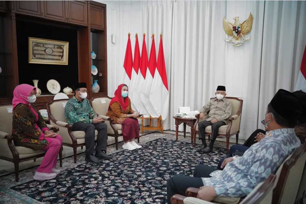 Putri Presiden Ke-4 R1 Abdurrahman Wahid (Gus Dur), Zannuba Ariffah Chafsoh atau Yenny Wahid menemui Wakil Wapres Ma’ruf Amin di Kediaman Resmi Wapres, Jl Diponegoro Nomor 2, Jakarta Pusat, Selasa, 24 Januari 2023.