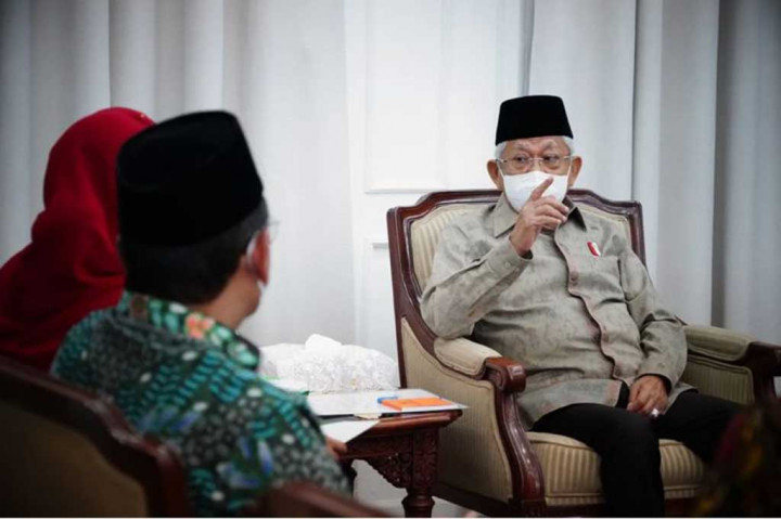 Pada peringatan Harlah 1 Abad NU ini juga rencananya akan diserahkan penghargaan, khususnya kepada para tokoh, individu, dan organisasi yang mempunyai peran besar dalam membesarkan NU, mulai dari Rais 'Aam, pengamat hingga kepada pesantren yang sudah berdiri lebih dari 100 tahun.