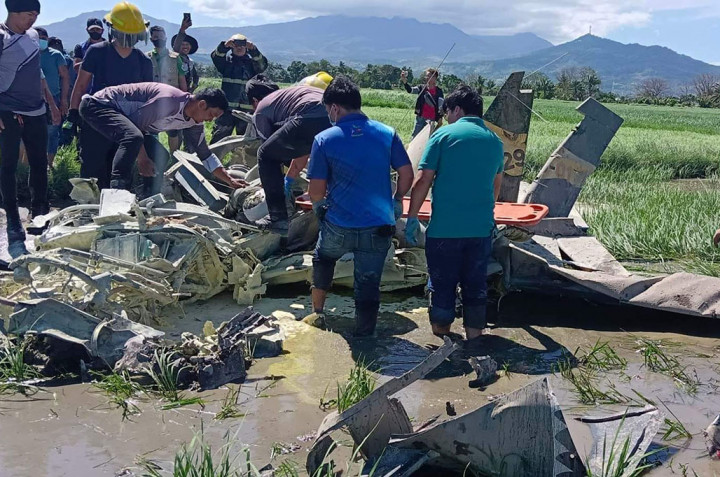 Dua penerbang angkatan udara Filipina tewas dalam kecelakaan pesawat militer SF260 Marchetti di kota Pilar dekat Manila pada Rabu, 25 Januari 2023 waktu setempat.