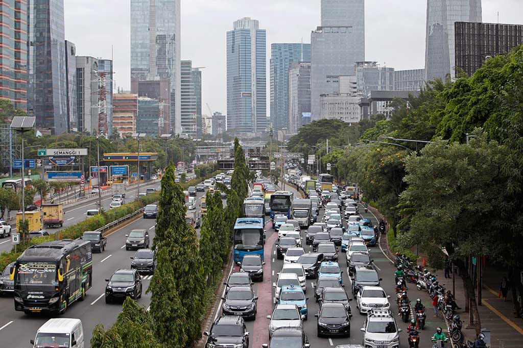 Poin ketiga ialah PPDI meminta adanya penghasilan tetap bagi perangkat desa yang berasal dari dana perimbangan.