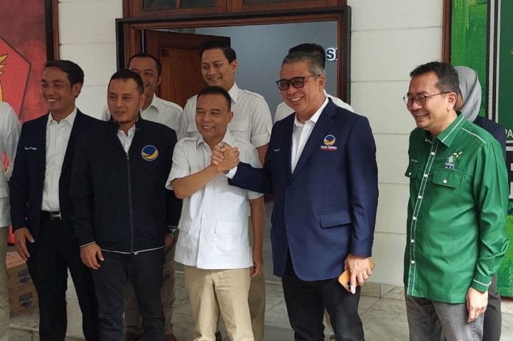 DPP Partai NasDem menjadi tamu partai politik (parpol) pertama yang datang menyambangi Sekretariat Bersama (Sekber) Partai Gerindra-PKB, Kamis, 26 Januari 2023, tiga hari setelah diresmikan.
