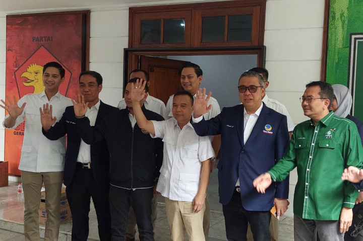 Anggota DPP Partai NasDem yang dipimpin Wakil Ketua Umum (Waketum) Partai NasDem Ahmad Ali disambut sejumlah petinggi Partai Gerindra dan PKB, di antaranya Ketua Harian DPP Partai Gerindra Sufmi Dasco Ahmad dan Wakil Sekretaris Jenderal DPP PKB Syaiful Huda.