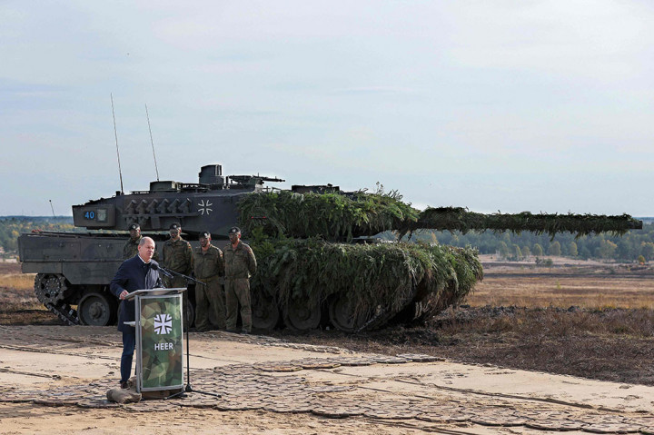 Menurut Kementerian Pertahanan Jerman, komitmen bantuan itu termasuk paket pelatihan penggunaan, latihan taktis, amunisi dan suku cadang.