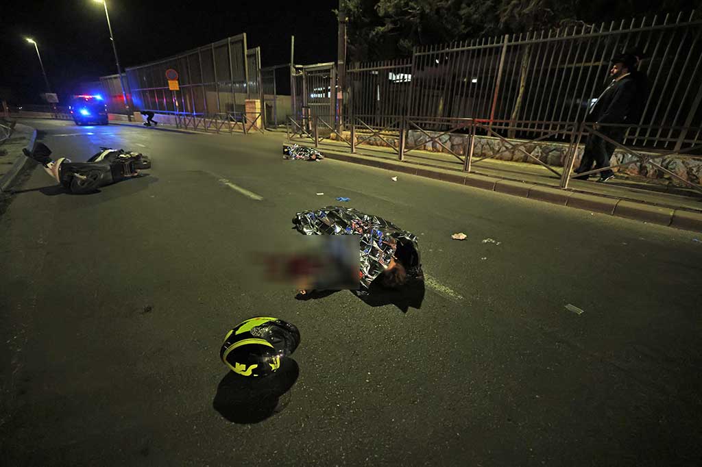 Kepala polisi Israel Kobi Shabtai menyebut penembakan di daerah Neve Yaakov tersebut merupakan salah satu serangan terburuk yang ditemui dalam beberapa tahun terakhir. Peristiwa itu juga jatuh pada Hari Peringatan Holocaust Internasional.