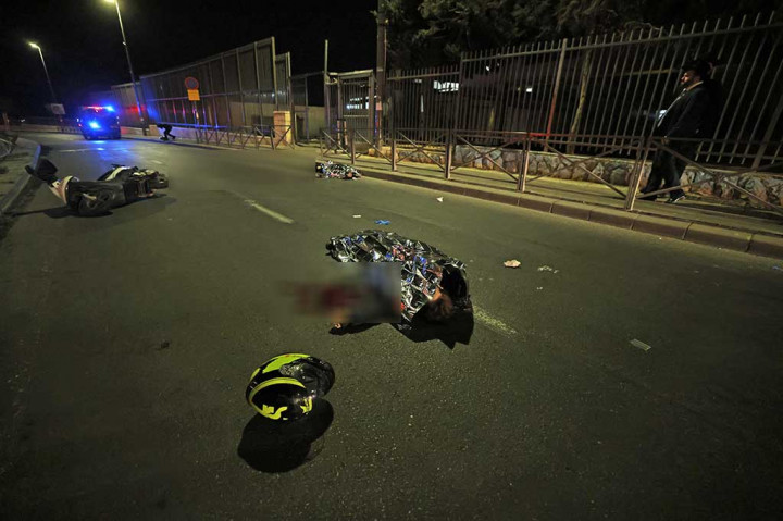 Kepala polisi Israel Kobi Shabtai menyebut penembakan di daerah Neve Yaakov tersebut merupakan salah satu serangan terburuk yang ditemui dalam beberapa tahun terakhir. Peristiwa itu juga jatuh pada Hari Peringatan Holocaust Internasional.