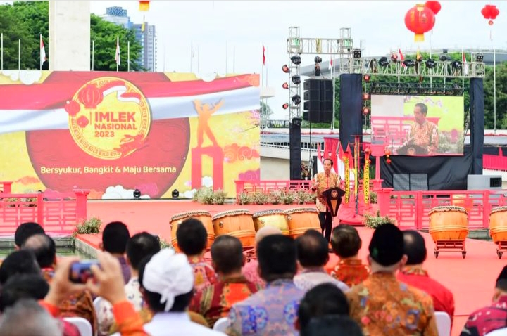 Semangat bekerja keras tersebut, menurut Presiden, tetap perlu dijaga, meskipun kondisi perekonomian Indonesia sudah tumbuh sangat baik pada tahun 2022 lalu.