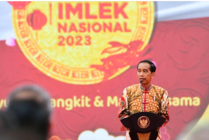 Jokowi juga mengajak masyarakat untuk kembali bekerja keras setelah memasuki masa transisi dari pandemi covid-19.