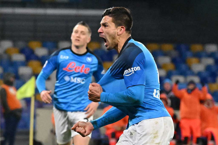 Gol penyerang Argentina Giovanni Simeone mengunci kemenangan 2-1 Napoli atas AS Roma dalam pertandingan Liga Italia pekan ke-20 di Stadion Diego Maradona, Naples, Senin, 30 Januari 2023 dini hari WIB.