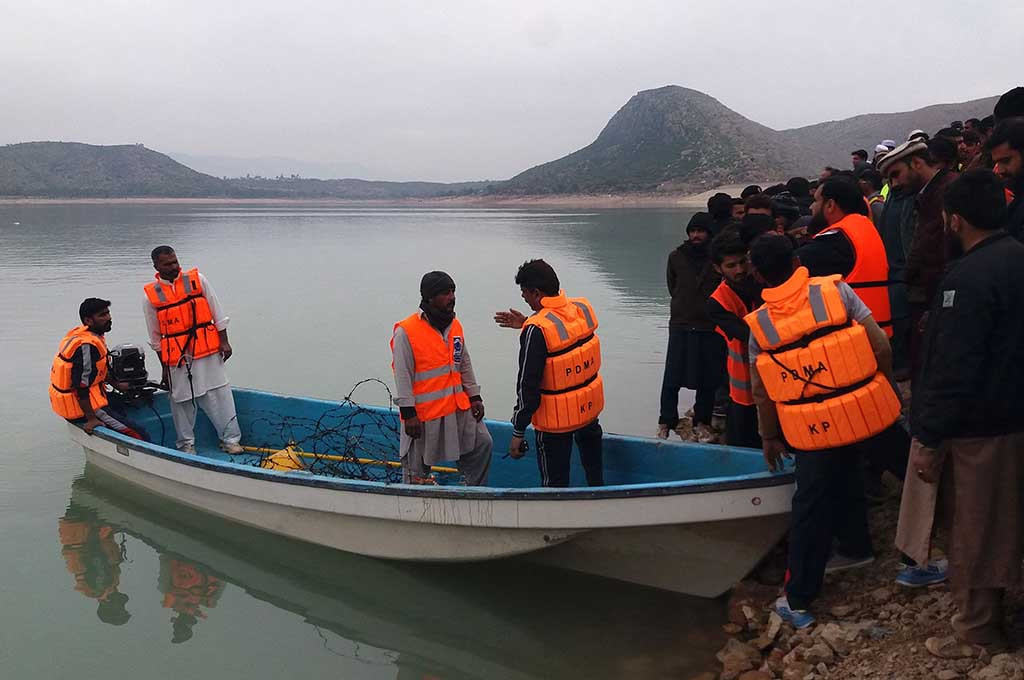Sejauh ini sebanyak 41 orang dipastikan tewas setelah bus sarat penumpang jatuh ke jurang di barat daya Provinsi Balochistan, sementara sedikitnya 10 siswa tewas dalam kecelakaan berperahu di barat laut Khyber Pakhtunkhwa, kata para pejabat.