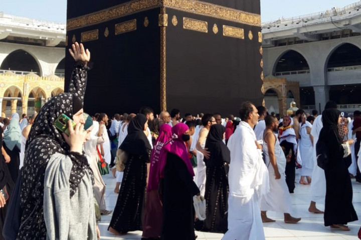 Salah satu jemaah asal Ketapang, Kalimantan Barat (Kalbar), Indonesia, Evy Purwanti, sangat antusias diberi kesempatan untuk bisa melakukan umrah.