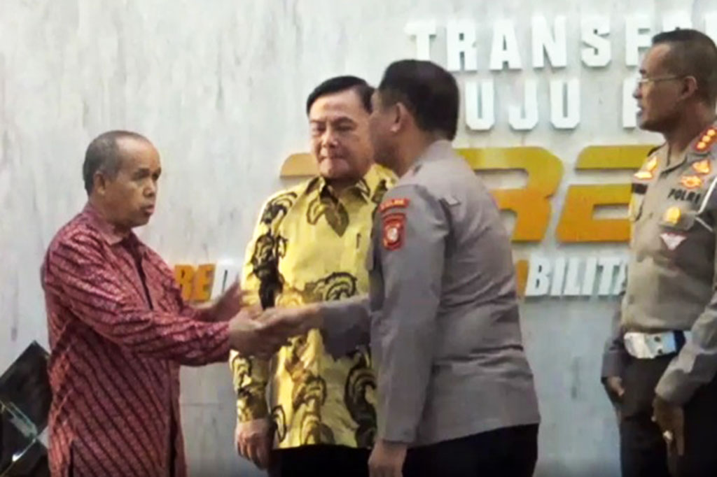 Tewasnya Muhammad Hasya akibat tertabrak mobil Pajero yang dikendarai seorang purnawirawan Polri Bernama AKBP (Purn) Eko Setia Budi Wahono membuat keluarga korban berusaha mencari keadilan. Hal itu karena almarhum sempat ditetapkan statusnya sebagai tersangka dengan alasan lalai dalam berkendara.