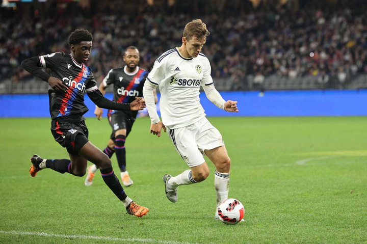 Llorente merupakan rekrutan kedua Roma pada bursa transfer musim dingin. Pemain Spanyol itu datang ke Giallorossi dengan status pemain pinjaman dengan opsi pembelian.
  