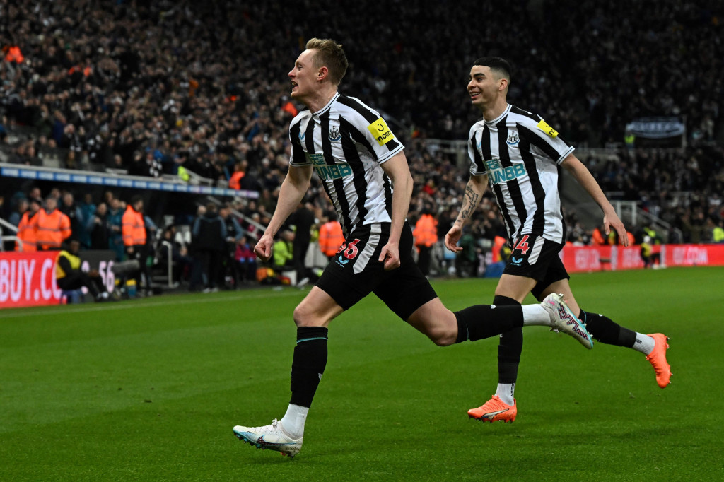 Newcastle bermain agresif sejak menit awal dan percobaan mereka langsung membuahkan hasil pada menit ke-5. Sean Longstaff membawa Newcastle unggul 1-0, menyelesaikan umpan matang Kieran Trippier.  