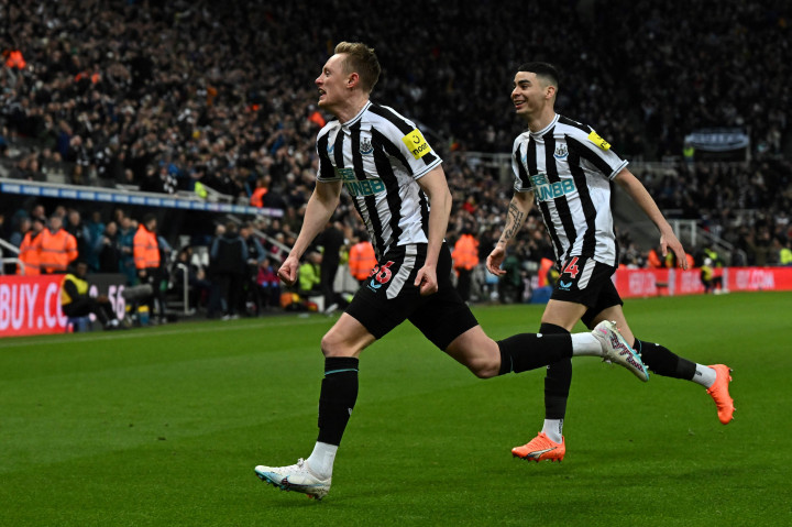 Newcastle bermain agresif sejak menit awal dan percobaan mereka langsung membuahkan hasil pada menit ke-5. Sean Longstaff membawa Newcastle unggul 1-0, menyelesaikan umpan matang Kieran Trippier.  
