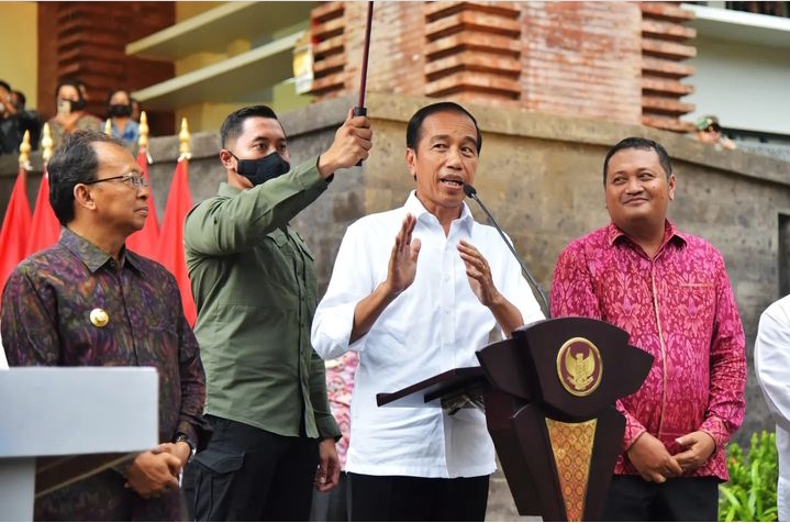 Presiden Republik Indonesia Joko Widodo (Jokowi) berharap Pasar Seni Sukawati di Gianyar, Bali, yang baru direvitalisasi, dapat menarik lebih banyak kunjungan wisatawan mancanegara dan turis-turis domestik.