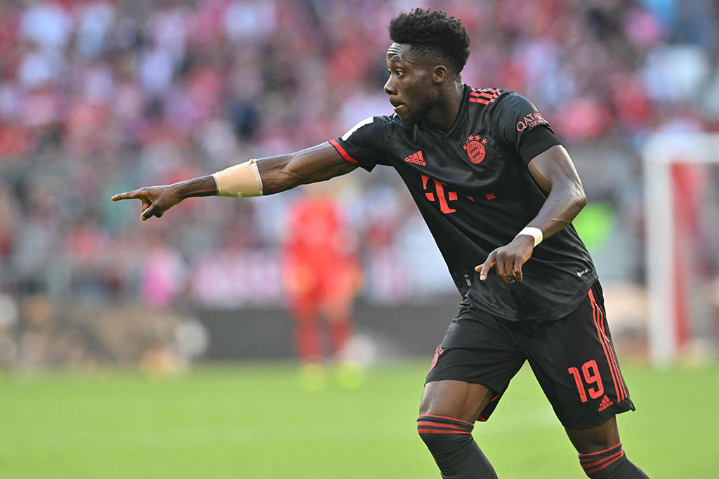 Alphonso Davies yang masuk sebagai pemain pengganti Cancelo melengkapi kemenangan Bayern pada menit ke-83, saat ia menanduk bola kiriman Matthijs de Ligt.