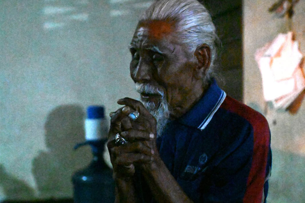 Salah satu warga bernama Wayan Brata mengaku terkejut dengan kedatangan Kepala Negara. Ia menyebut kejadian tersebut sebagai kejadian langka seumur hidupnya. 