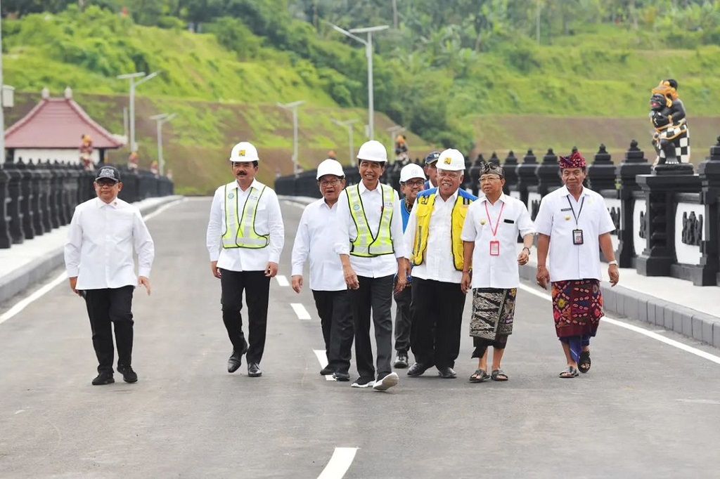Dia menyampaikan kapasitas tampung bendungan sebesar 5,1 juta meter kubik dengan luas genangan kurang lebih 29,8 hektare dan akan mengairi sawah seluas 588 hektare. 