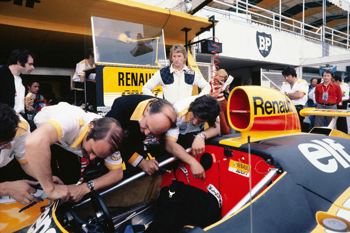 Pembalap Prancis Jabouille berkompetisi dalam 49 balapan F1 antara 1975 hingga 1980, memenangkan Grand Prix Prancis pada 1979 dan Grand Prix Austria pada musim berikutnya.