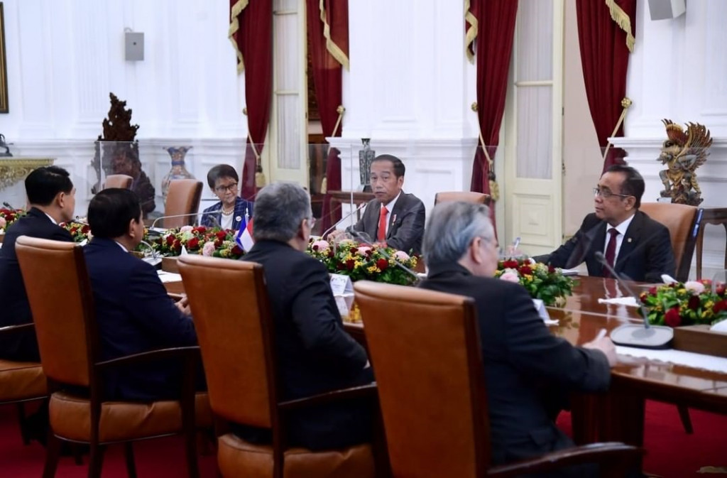 Pertemuan dengan para menlu ASEAN itu merupakan pertemuan besar pertama yang dilakukan di bawah Keketuaan Indonesia di ASEAN 2023. Dalam pertemuan tersebut, Presiden Jokowi menekankan bahwa ASEAN tidak boleh menjadi perwakilan atau proxy dari negara mana pun.