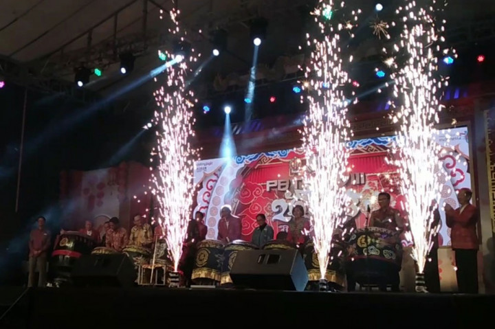 Acara tersebut telah dibuka Gubernur Daerah Istimewa Yogyakarta (DIY) Sri Sultan Hamengku Buwono X. Sejumlah pejabat hadir di antaranya Kapolda DIY Inspektur Jenderal Suwondo Nainggolan, Kepala Dinas Pariwisata DIY Singgih Raharjo, dan sejumlah pejabat di lingkungan Pemerintah DIY. 