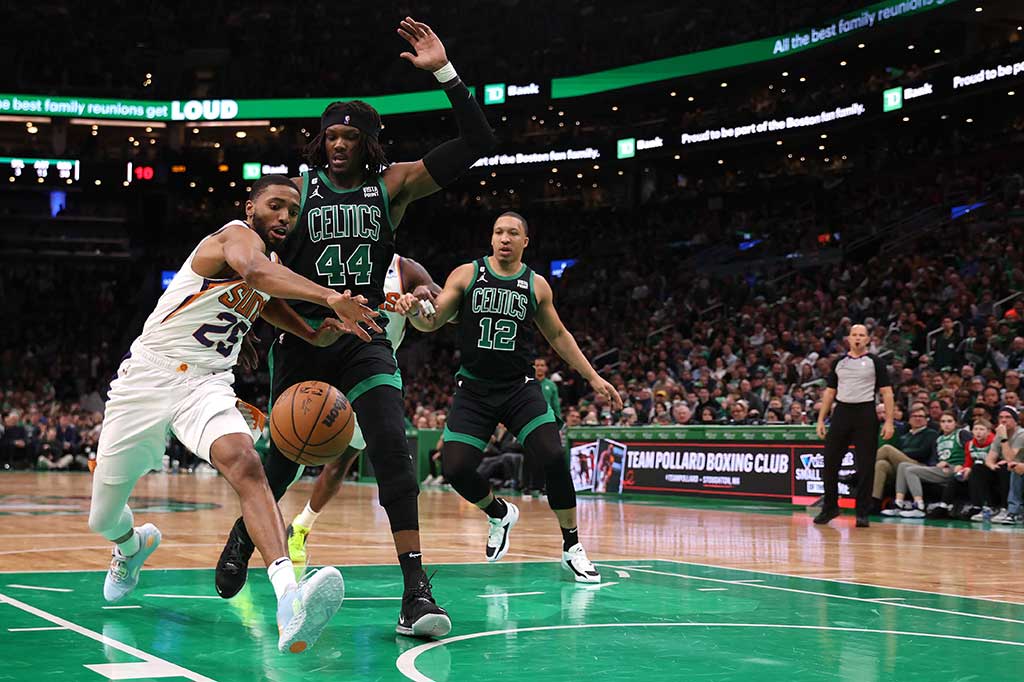 Pada laga tersebut Mikal Bridges mencetak 25 poin, sementara Dario Saric mencatatkan dwiganda dengan 14 poin dan 13 rebound untuk Phoenix Suns.