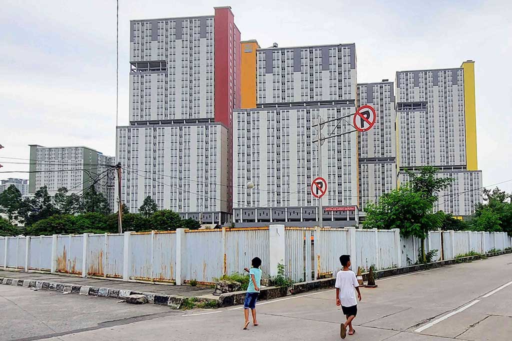 Suasana bangunan Wisma Atlet Kemayoran di Jakarta, Sabtu, 4 Februari 2023. Ketua Komisi D DPRD DKI Jakarta Ida Mahmudah mengusulkan agar Pemerintah Provinsi DKI Jakarta mengambil alih Wisma Atlet Kemayoran yang sebelumnya diperuntukan sebagai Rumah Sakit Darurat Penanganan Covid-19 (RSDC) untuk dialihfungsikan sebagai rumah susun dan rumah sakit. 