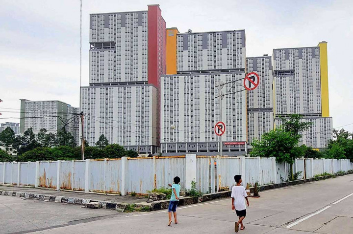 Suasana bangunan Wisma Atlet Kemayoran di Jakarta, Sabtu, 4 Februari 2023. Ketua Komisi D DPRD DKI Jakarta Ida Mahmudah mengusulkan agar Pemerintah Provinsi DKI Jakarta mengambil alih Wisma Atlet Kemayoran yang sebelumnya diperuntukan sebagai Rumah Sakit Darurat Penanganan Covid-19 (RSDC) untuk dialihfungsikan sebagai rumah susun dan rumah sakit. 