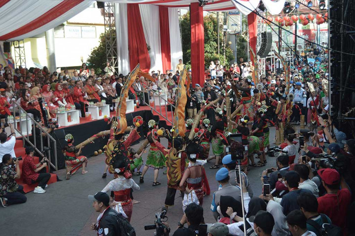 Pembukaan Bogor Street Festival dihadiri Wakil Menteri Pariwisata dan Ekonomi Kreatif/Wakil Kepala Badan Pariwisata dan Ekonomi Kreatif Angela Tanoesoedibjo, Gubernur Jawa Barat Ridwan Kamil, Wali Kota Bogor Bima Arya Sugiarto, Wakil Wali Kota Bogor Dedie Abdul Rachim, Rektor IPB Arif Satria, dan sejumlah tokoh lintas agama serta tokoh Tionghoa.