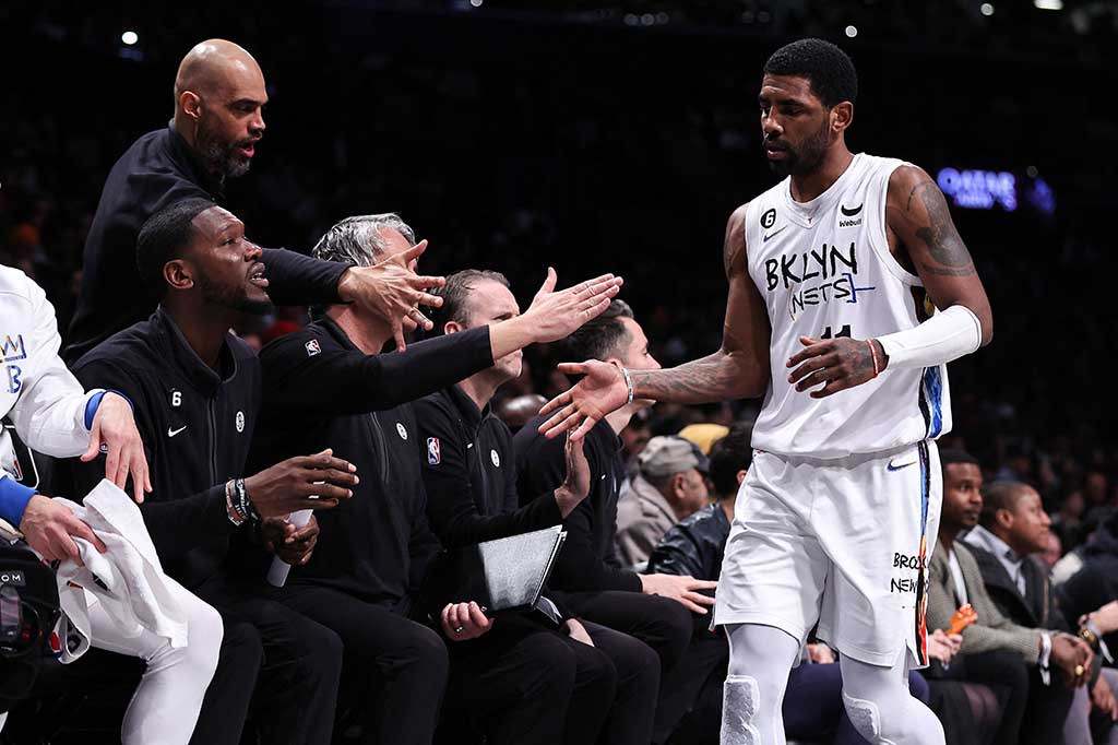 Musim ini, ia diskors selama delapan pertandingan setelah unggahan media sosial yang merujuk pada film yang berisi tema anti-Semit dan awalnya menolak untuk meminta maaf.