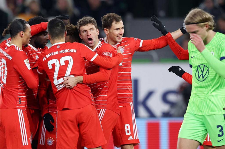 Bayern Muenchen kembali memuncaki klasemen sementara Liga Jerman, setelah mengalahkan tuan rumah Wolfsburg dengan  skor 4-2, pada pertandingan yang dimainkan di Volkswagen Arena, Wolfsburg, Senin, 6 Februari 2023 dini hari WIB.