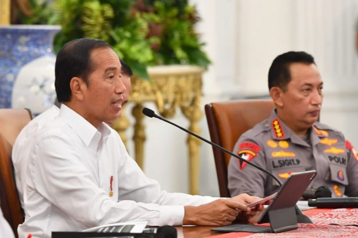 Presiden mengatakan komitmen pemerintah terhadap pemberantasan korupsi tidak pernah surut. Upaya pencegahan terus dilakukan dengan membangun sistem pemerintahan, pelayanan publik yang transparan, dan akuntabel.
  