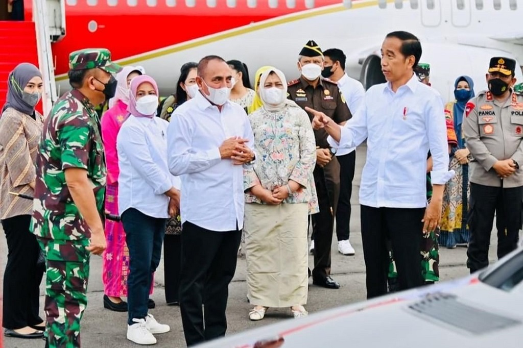 Saat tiba, Jokowi dan Ibu Negara disambut Gubernur Sumatera Utara Edy Rahmayadi beserta istri, Pangdam I/Bukit Barisan Mayjen Achmad Daniel Chardin, Kapolda Sumatera Utara Irjen R.Z. Panca Putra Simanjuntak beserta istri, dan Kajati Idianto beserta istri.