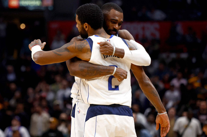 Saat ini Dallas Mavericks berada di posisi empat klasemen sementara NBA Wilayah Barat dengan mengemas 30 menang dan 26 kalah. Sementara Clippers masih berada di bawahnya, yaitu di posisi enam pada konferensi yang sama.