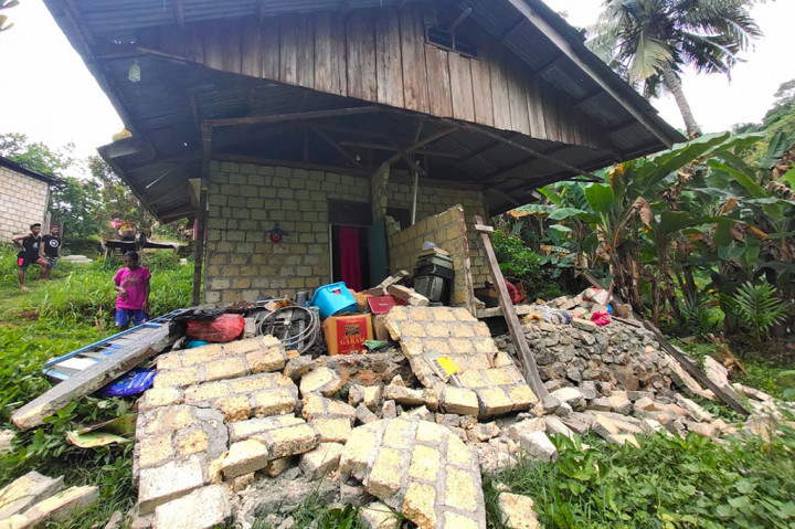 Badan Meteorologi Klimatologi, dan Geofisika (BMKG) melaporkan gempa berpusat di darat berkekuatan magnitudo 5,4 yang mengguncang wilayah Jayapura, Papua, pada Kamis, 9 Februari 2023, menimbulkan banyak kerusakan. Sejauh ini empat warga meninggal akibat bencana alam tersebut.