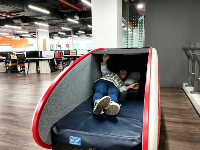 Kamu bisa mendapatkan tidur berkualitas di sleeping pod.