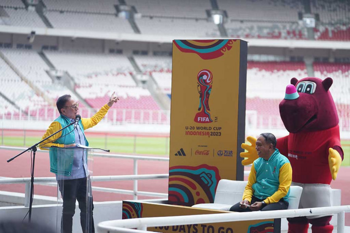 Sementara Ketua Umum PSSI Mochamad Iriawan menyatakan, hitung mundur 100 hari menuju Piala Dunia U-20 merupakan salah satu rangkaian penting dari turnamen bergengsi tersebut. Iriawan menegaskan, dengan bantuan dari seluruh masyarakat, Indonesia mampu menjadi tuan rumah yang baik.