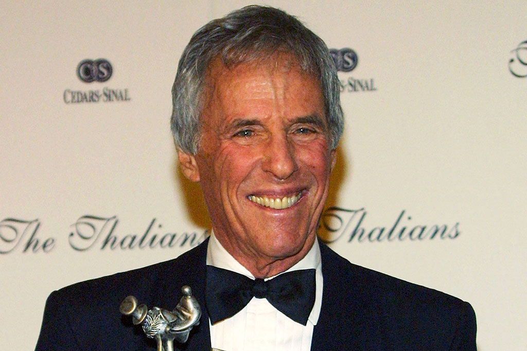 Komposer pop legendaris Amerika, penulis lagu, sekaligus pianis, Burt Bacharach, meninggal di Los Angeles pada usia 94 tahun. Lagu-lagunya menguasai tangga lagu AS di era 60-an hingga 60-an dengan hits seperti 'I Say a Little Prayer'.