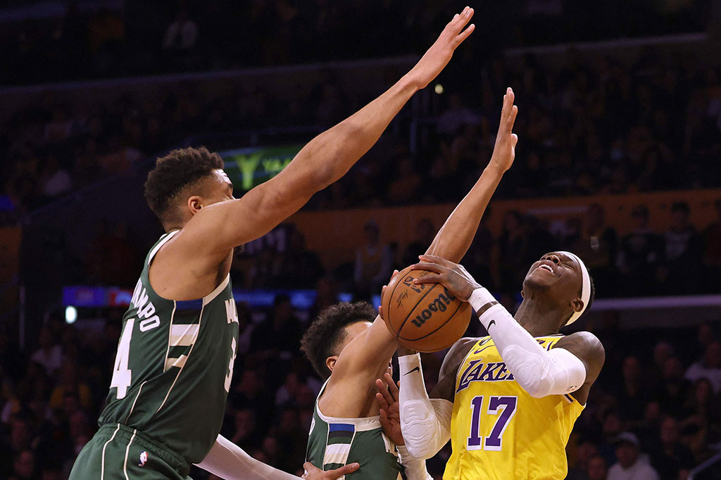 Sementara poin Lakers disumbangkan lewat dwiganda Dennis Schroder 25 poin dan 12 assist, dwiganda Anthony Davis 23 poin dan 16 rebound, pemain cadangan Austin Reaves 18 poin bersama dengan Lonnie Walker IV 15 poin.