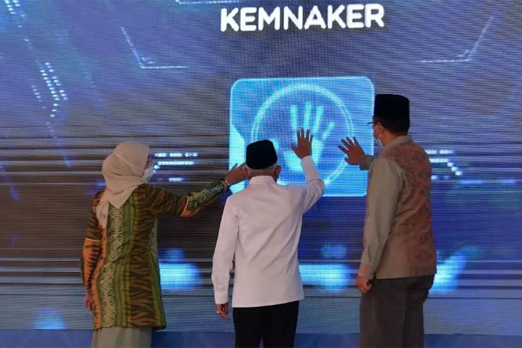 Wakil Presiden (Wapres) Ma'ruf Amin meresmikan sebanyak 846 Balai Latihan Kerja Komunitas (BLKK) Tahun 2022 di Yayasan Ponpes Manhalul Ma'arif Darek, Lombok Tengah, Nusa Tenggara Barat (NTB), Jumat, 10 Februari 2023.