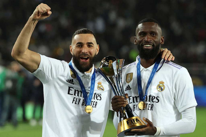 Real membuka keunggulan saat pertandingan baru berlangsung 13 menit. Pergerakan Karim Benzema, ditutup dengan penyelesaian Vinicius Jr dengan tendangan mendatarnya yang tidak dapat dihentikan kiper Abdullah Al Muaiouf.