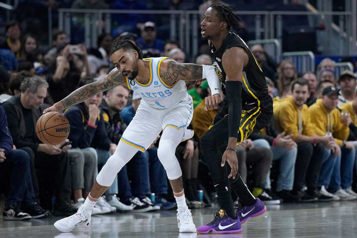 James masih absen karena cedera pergelangan kaki kurang dari seminggu setelah ia menjadi pencetak poin terbanyak NBA sepanjang masa.
