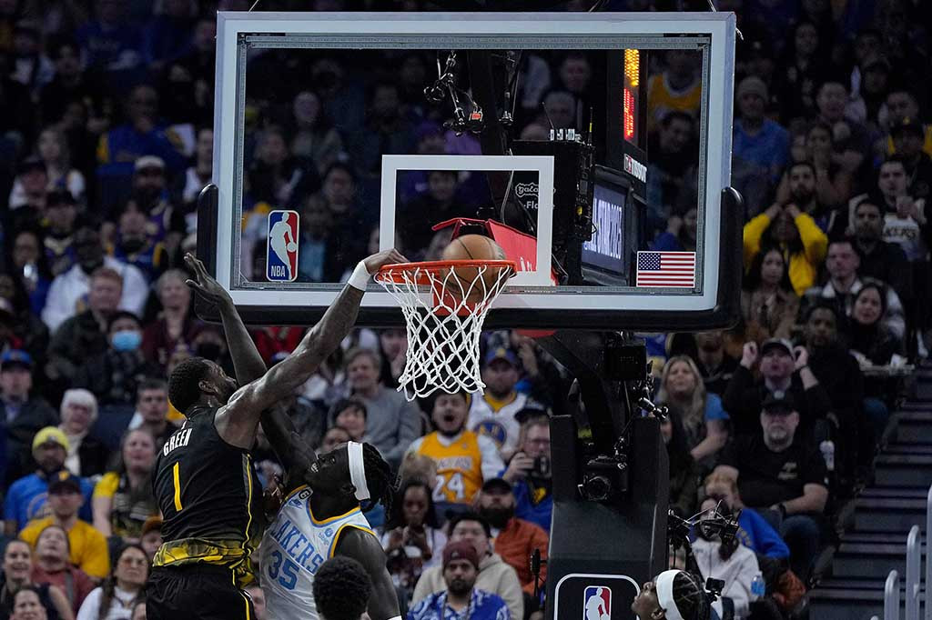 Jordan Poole memimpin Warriors dengan raihan 29 poin, 5 rebound, dan 6 assist. Di belakangnya ada Klay Thompson yang menyumbangkan 15 poin, 3 rebound dan 3 assist.