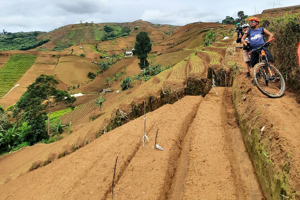 Minggu, 12 Februari 2023, puluhan pesepeda menjajal track tersebut. Jalur single track dan beberapa tanjakan yang begitu menantang membuat goweser merasa terpuaskan.